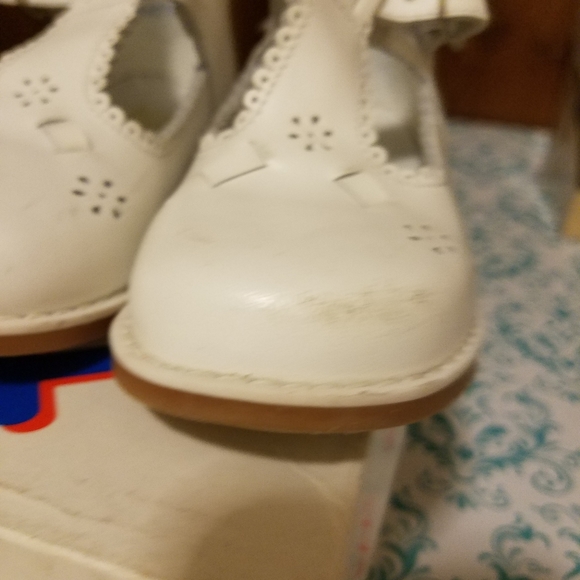 6.5 Toddler Leather T strap walking shoe - Picture 3 of 4